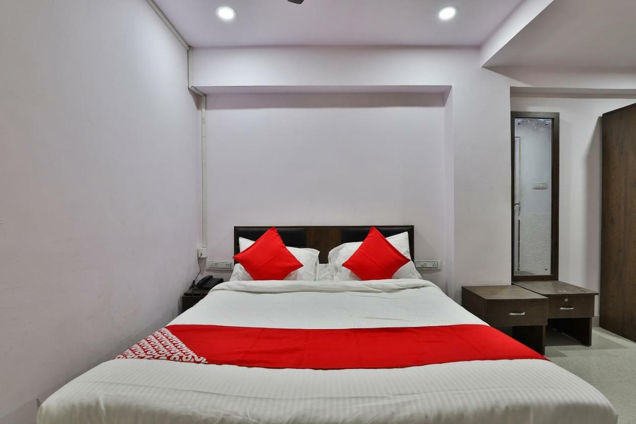 Oyo 37398 Hotel Jalsa Palace Naroda Zewnętrze zdjęcie