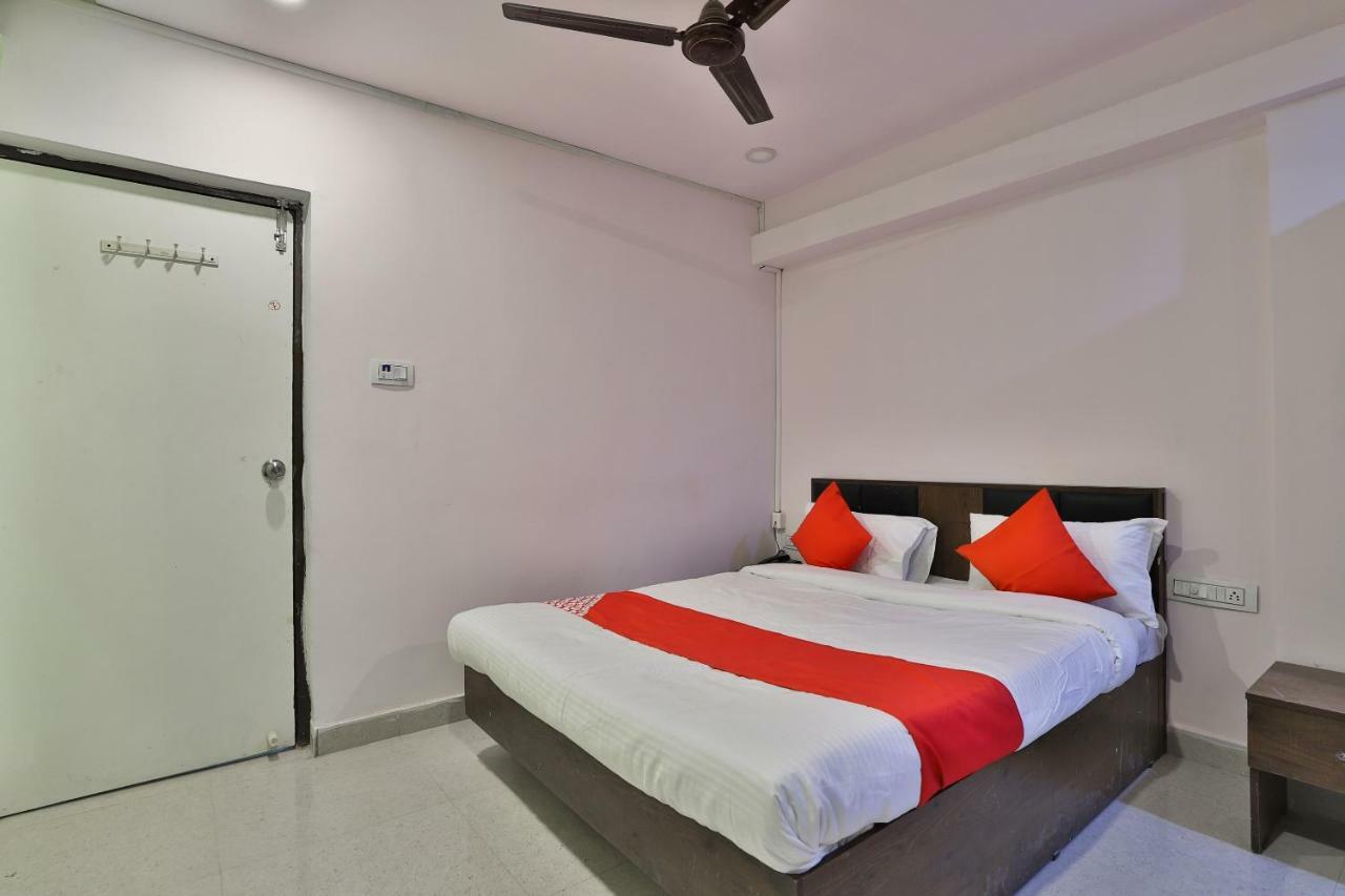 Oyo 37398 Hotel Jalsa Palace Naroda Zewnętrze zdjęcie